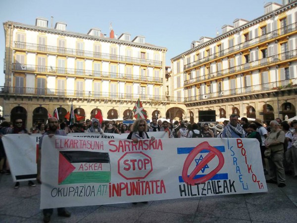 Donostia: un minuto de silencio por las víctimas en Gaza. Foto: Tali Feld Gleiser.
