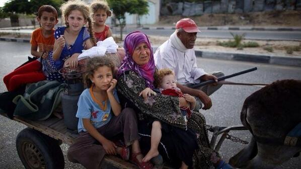 Huyendo del norte de Gaza hacia Gaza City. Foto: @miniestmi.