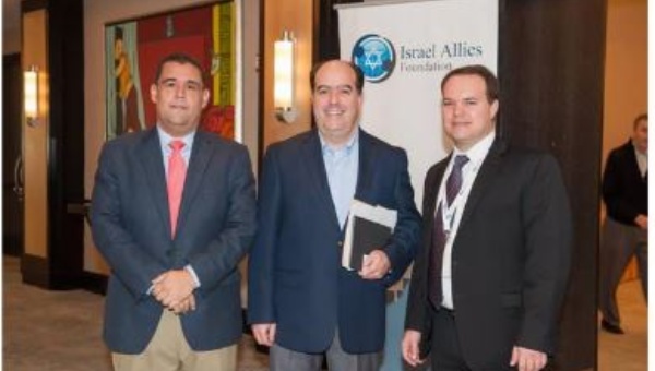 De izquierda a derecha, Juan Miguel Matheus (Venezuela), Julio Borges (Venezuela) y Le opoldo Martinez, director para América Latina de la Fundación Aliados de Israel | Foto: Comité Ecuatoriano de Solidaridad con Palestina